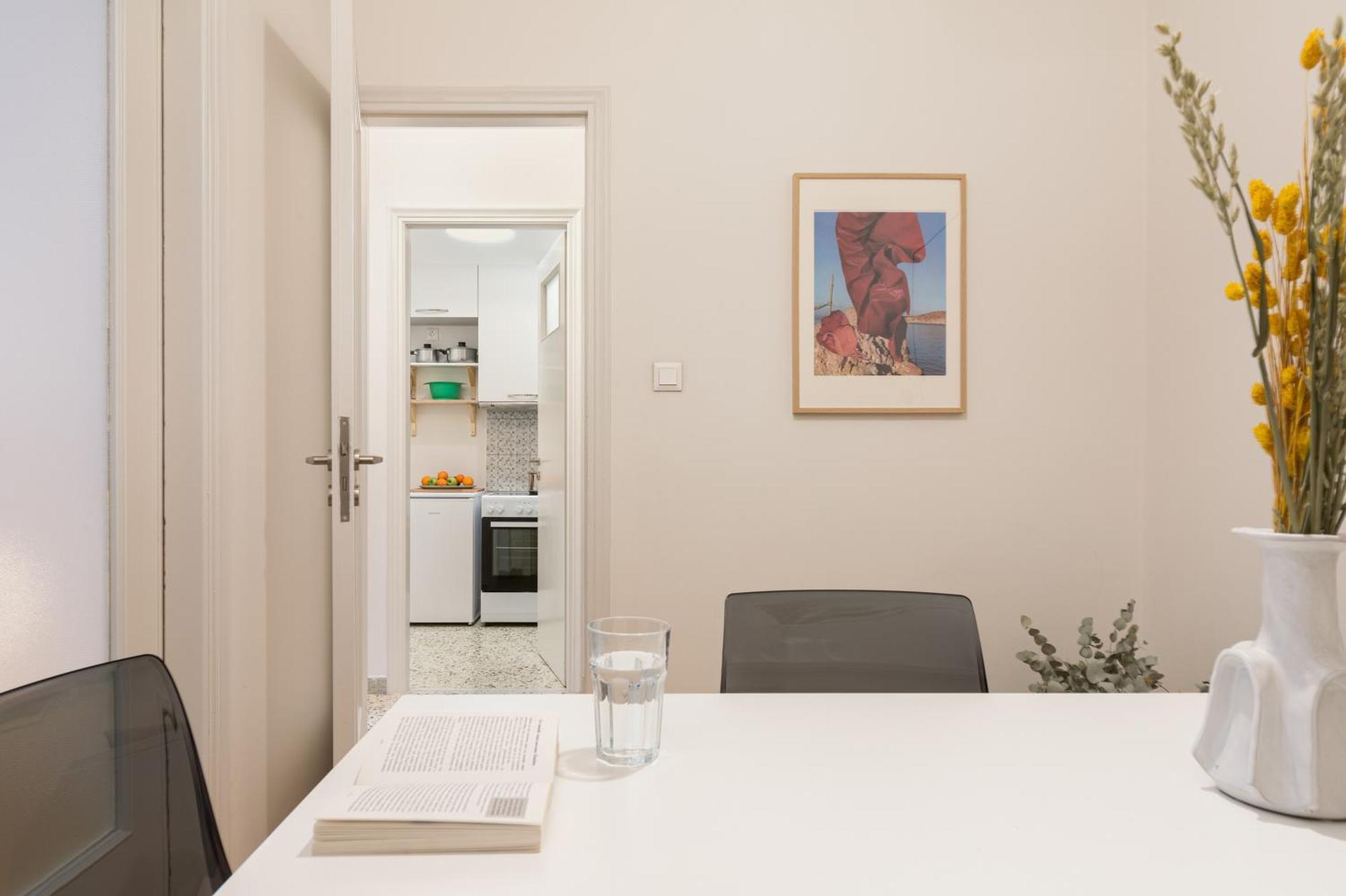 Peaceful Apartment In Neapoli, Exarcheia Athen Exterior foto